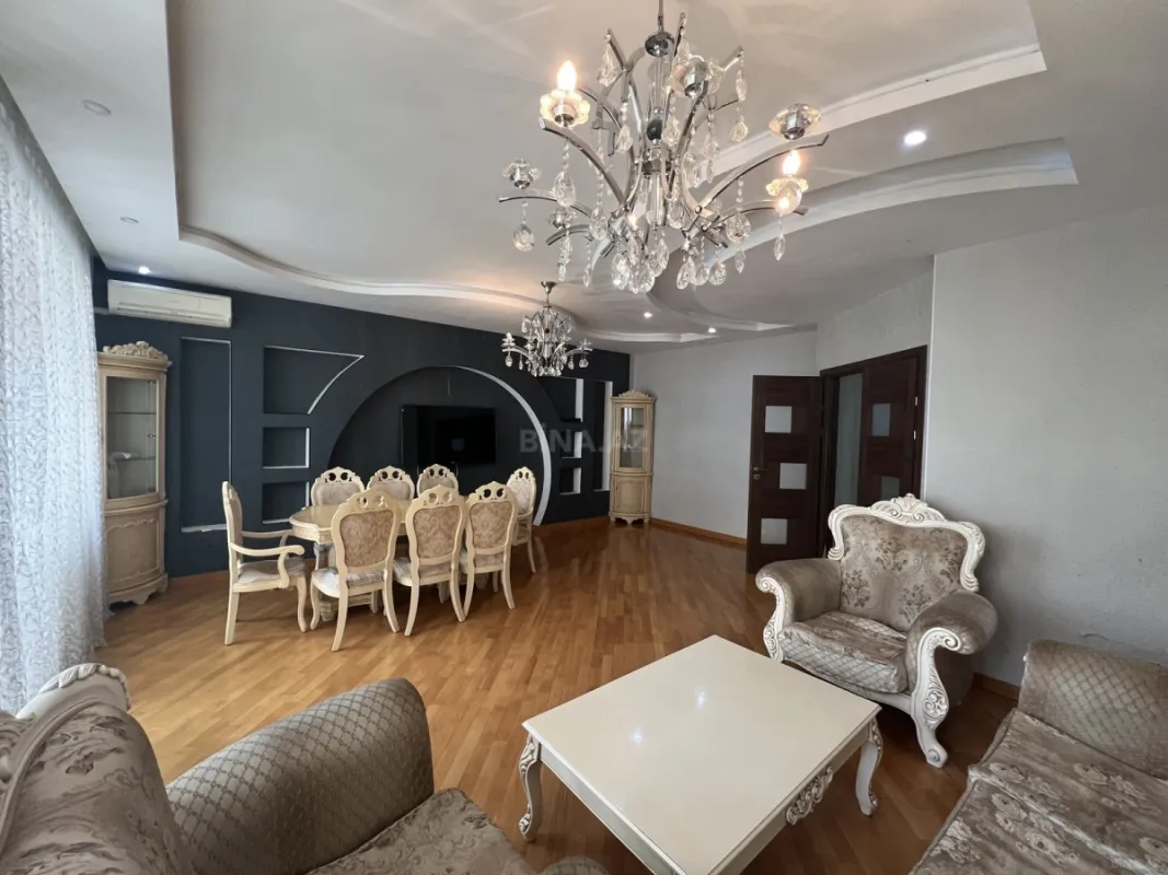 Kirayə verilir 4 otaqlı mənzil 130 m²