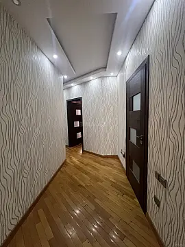 Kirayə verilir 4 otaqlı mənzil 130 m²