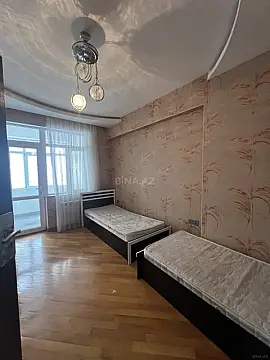 Kirayə verilir 4 otaqlı mənzil 130 m²