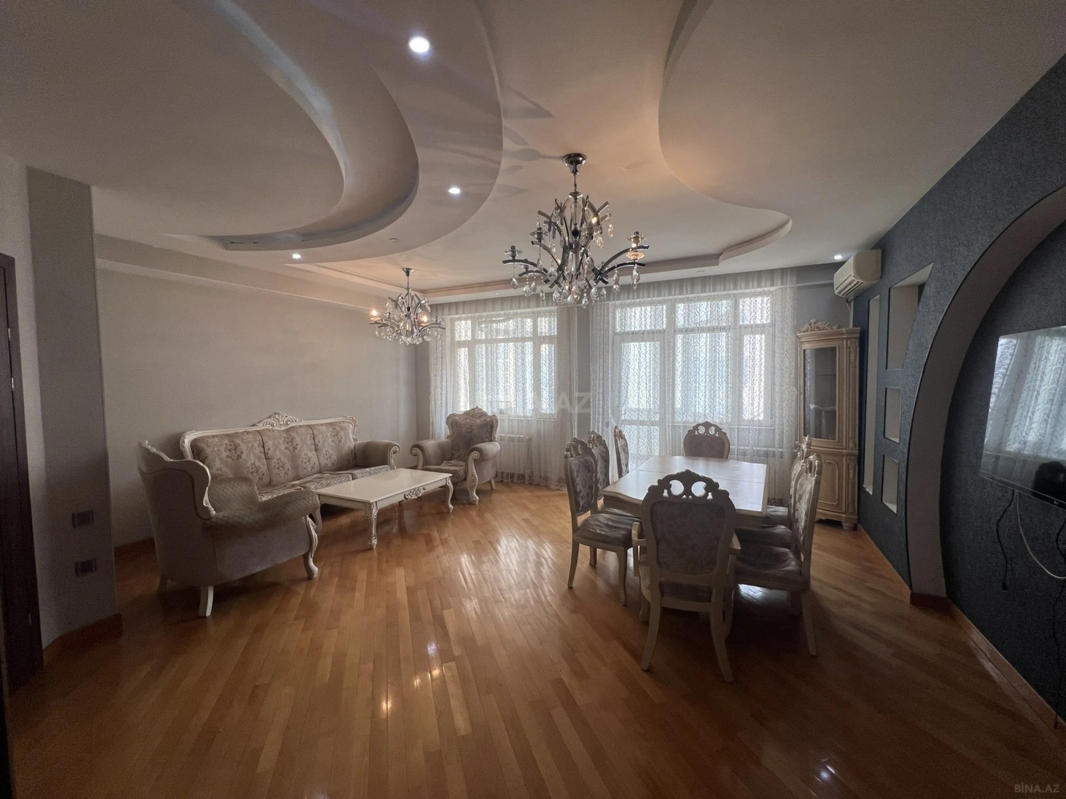 Kirayə verilir 4 otaqlı mənzil 130 m²