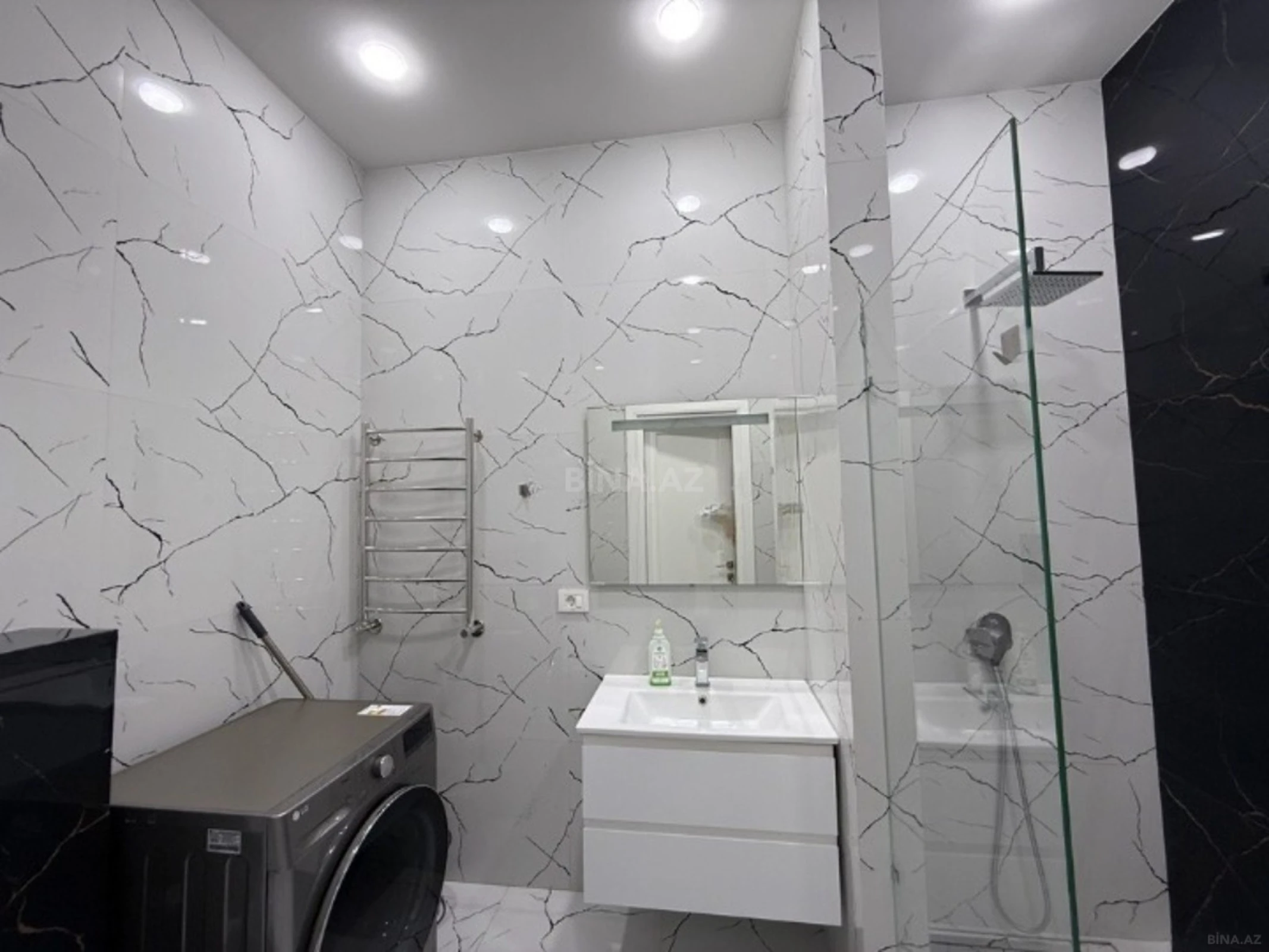 Kirayə verilir 2 otaqlı mənzil 80 m²