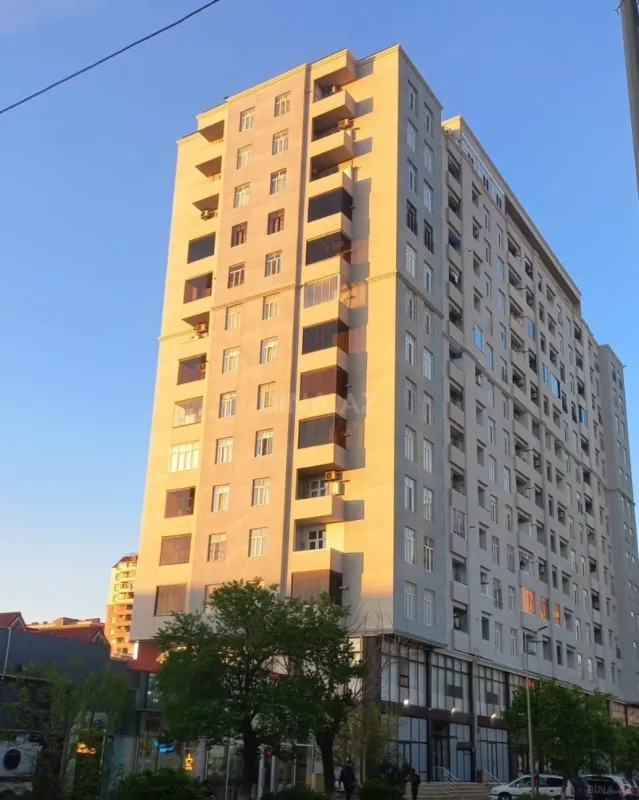 Satılır 3 otaqlı mənzil 82 m²