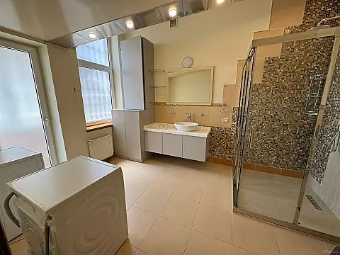 Kirayə verilir 4 otaqlı mənzil 300 m²