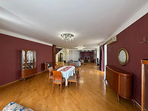 Kirayə verilir 4 otaqlı mənzil 300 m² — Bakı 4 otaq 300.00 m²