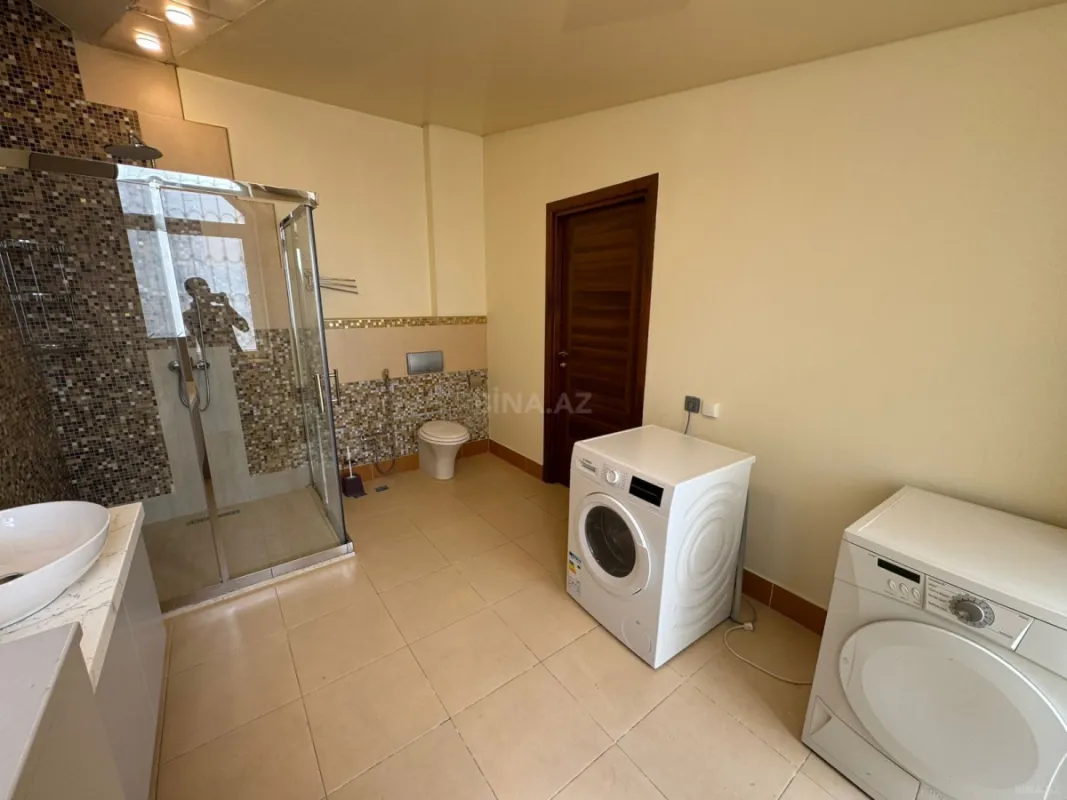 Kirayə verilir 4 otaqlı mənzil 300 m²