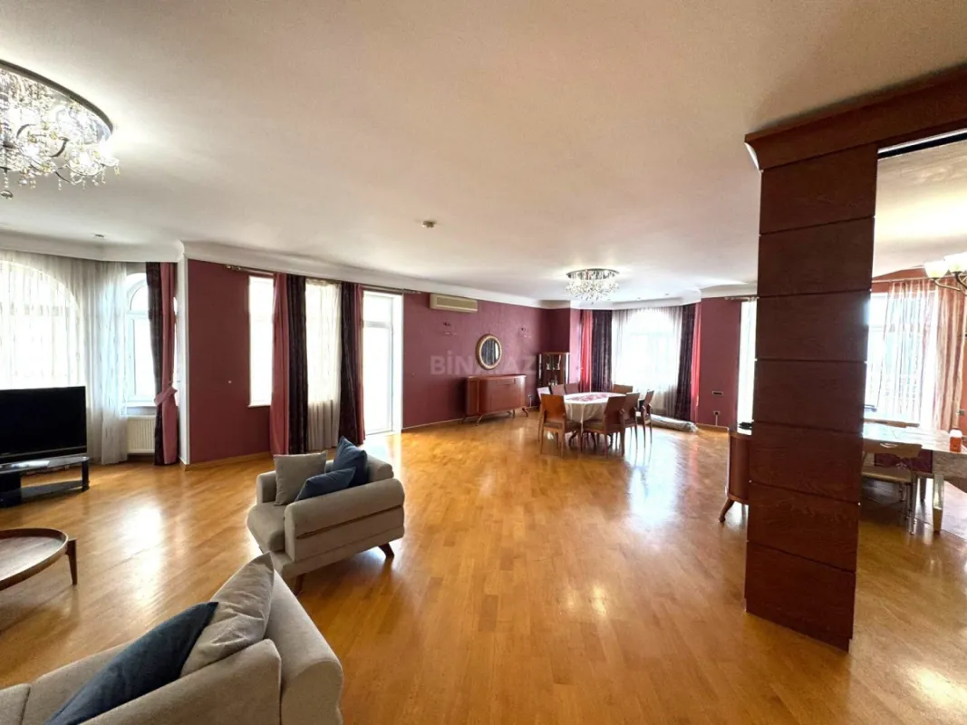 Kirayə verilir 4 otaqlı mənzil 300 m²
