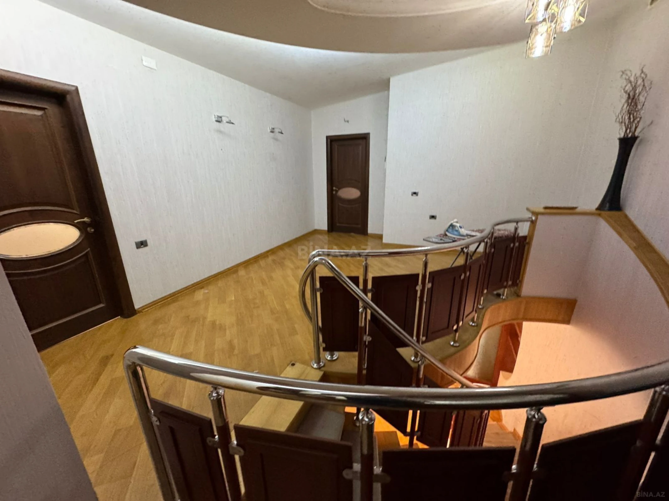 Kirayə verilir 4 otaqlı mənzil 300 m²