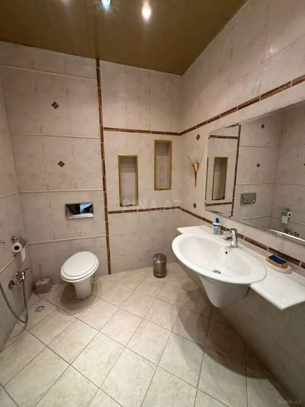 Kirayə verilir 4 otaqlı mənzil 300 m²