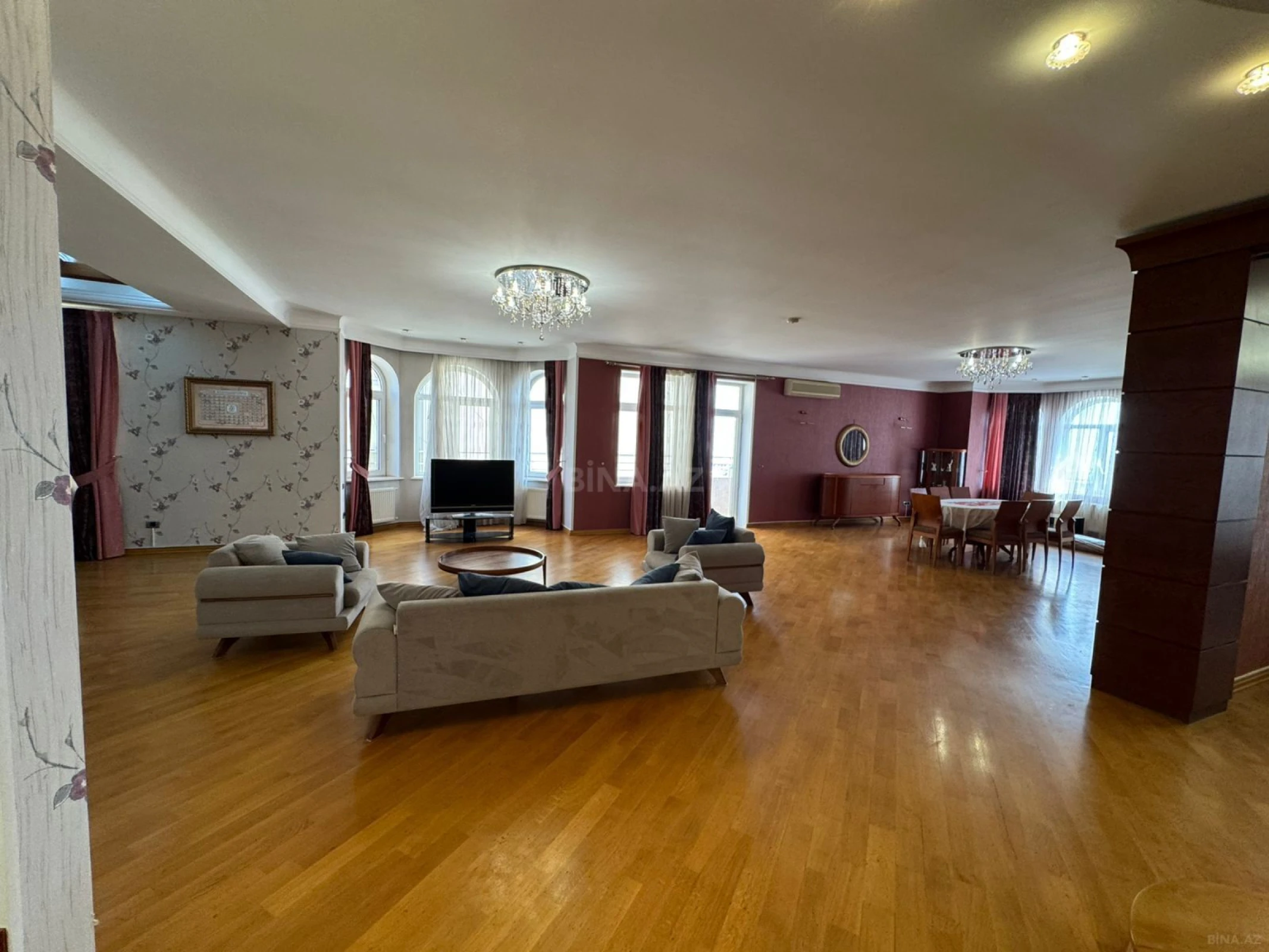 Kirayə verilir 4 otaqlı mənzil 300 m²