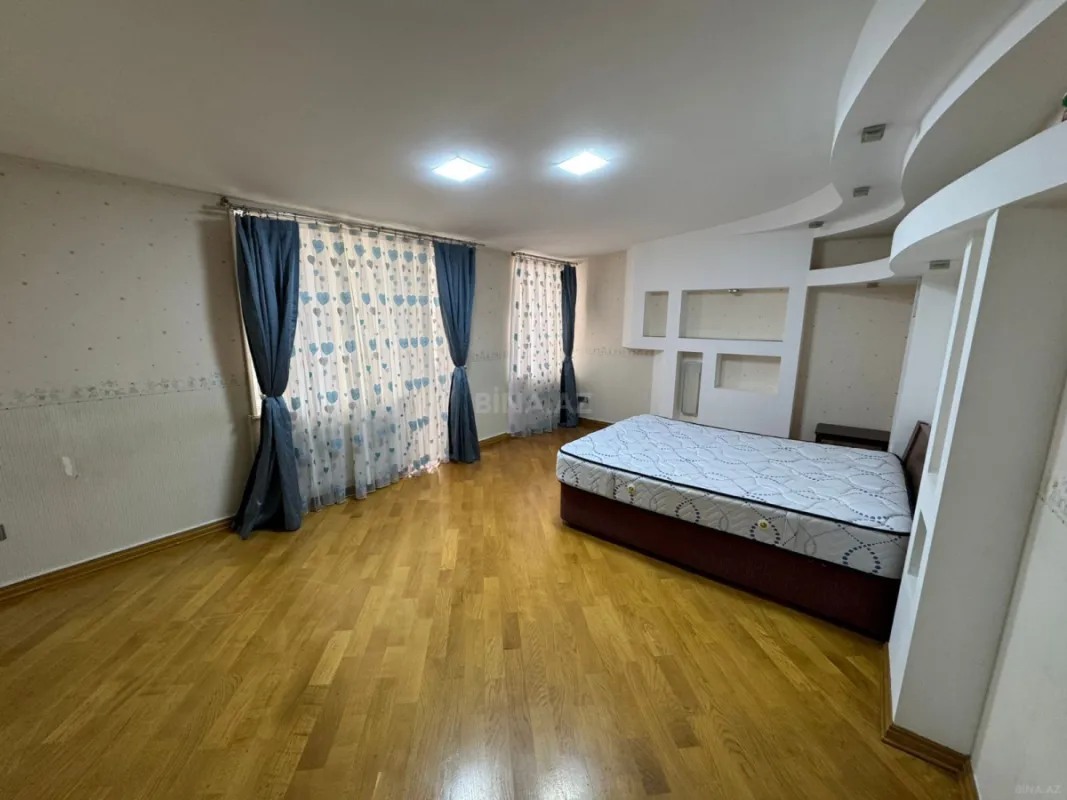 Kirayə verilir 4 otaqlı mənzil 300 m²