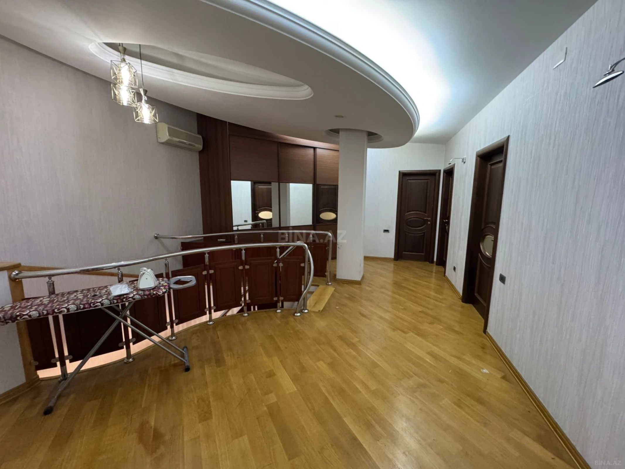 Kirayə verilir 4 otaqlı mənzil 300 m²