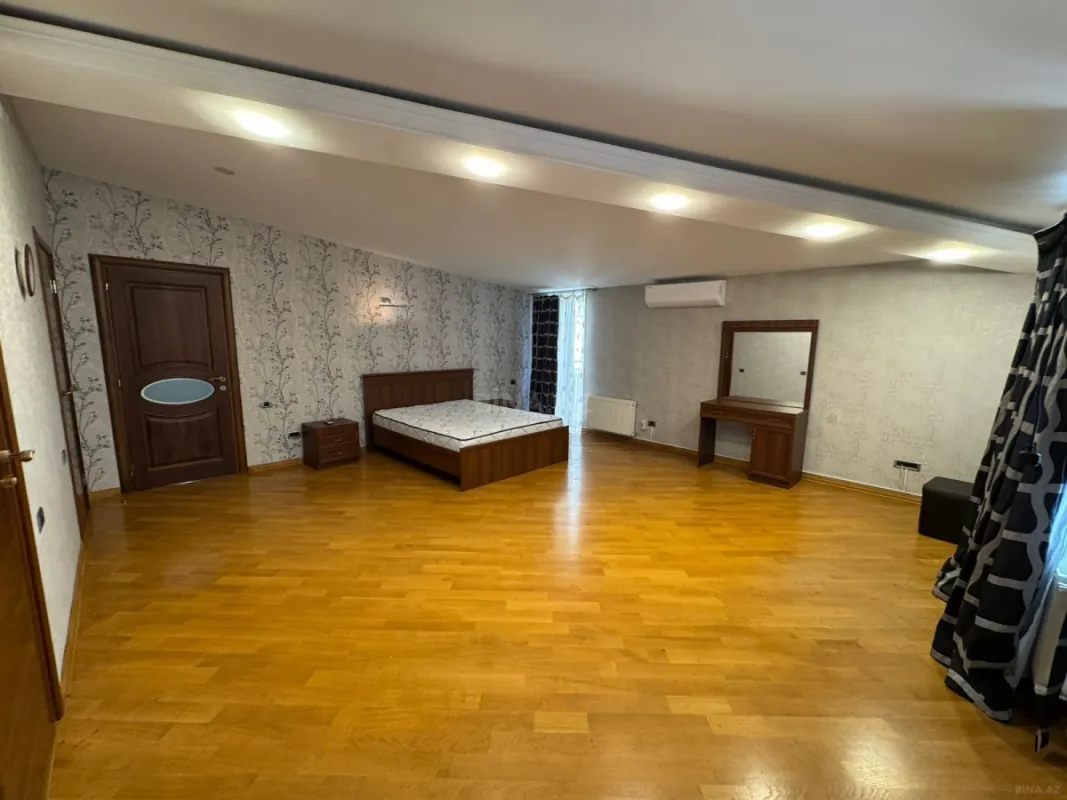 Kirayə verilir 4 otaqlı mənzil 300 m²