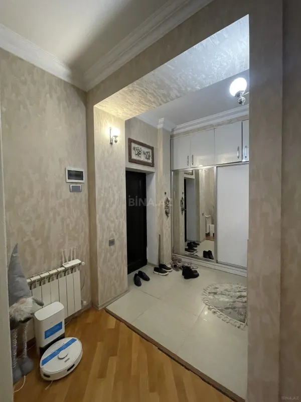 Satılır 2 otaqlı mənzil 81 m²