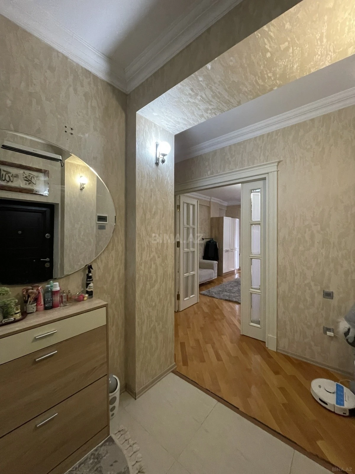 Satılır 2 otaqlı mənzil 81 m²