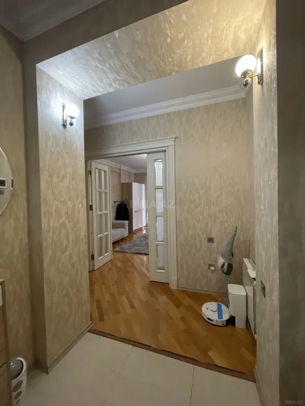 Satılır 2 otaqlı mənzil 81 m²