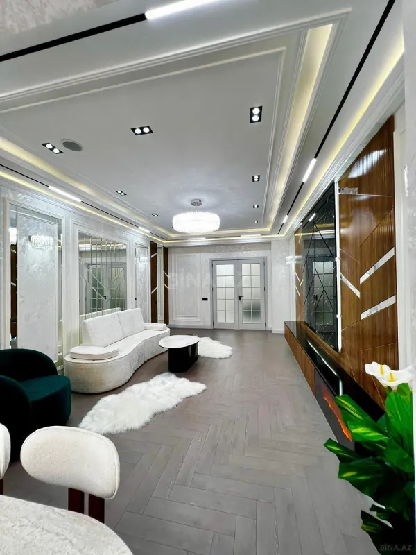 Satılır 3 otaqlı mənzil 155 m²