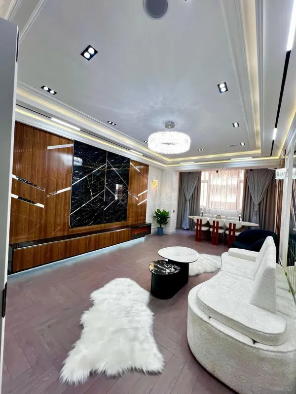 Satılır 3 otaqlı mənzil 155 m²