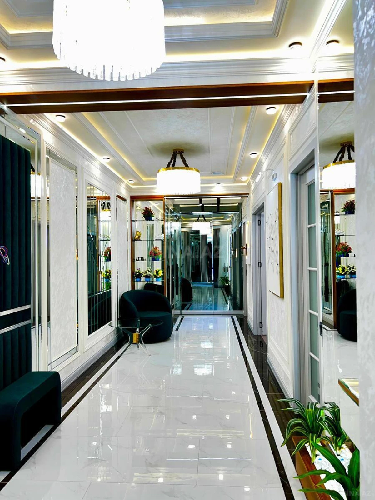 Satılır 3 otaqlı mənzil 155 m²