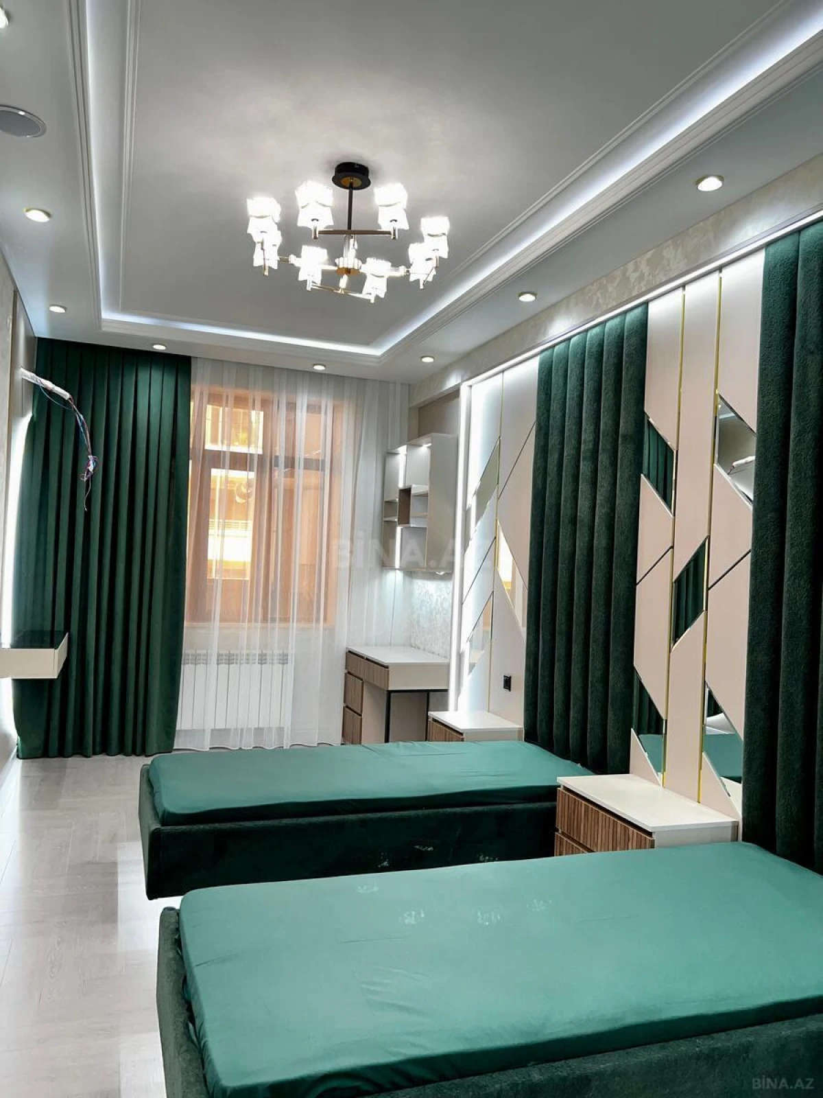 Satılır 3 otaqlı mənzil 155 m²