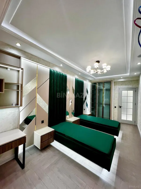 Satılır 3 otaqlı mənzil 155 m²