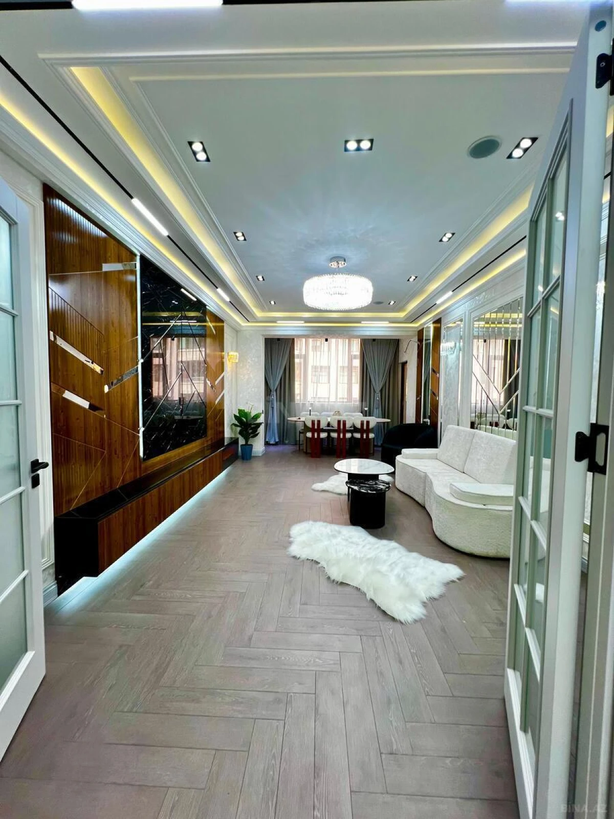 Satılır 3 otaqlı mənzil 155 m²