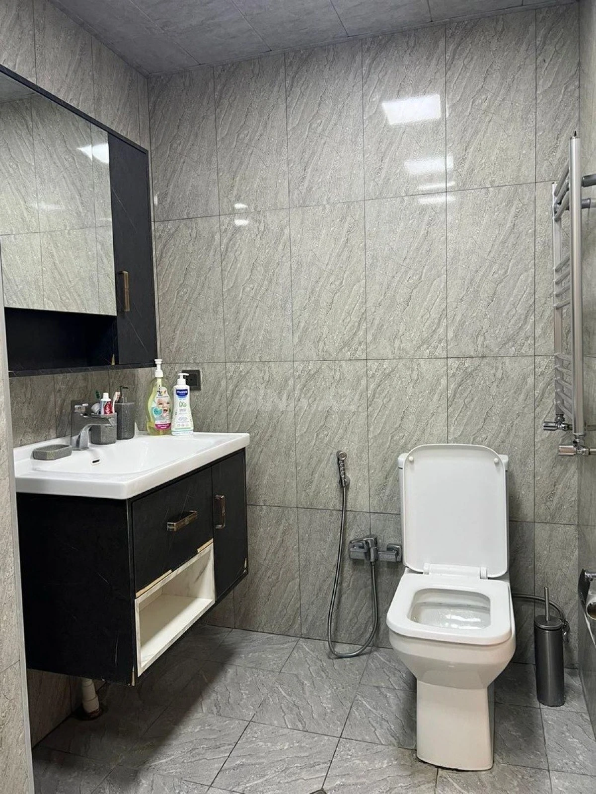 Satılır 2 otaqlı mənzil 95 m²