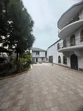 Kirayə verilir 20 otaqlı həyət evi 1000 m²