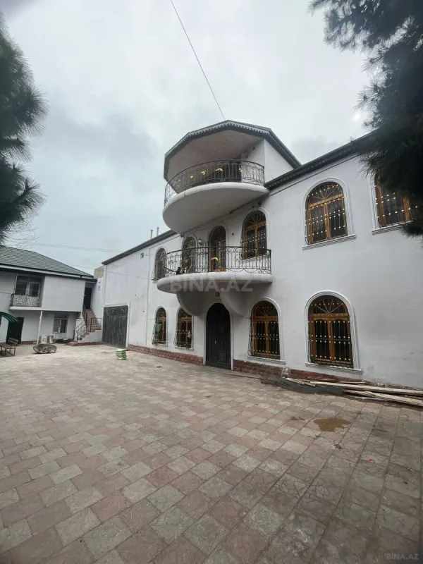 Kirayə verilir 20 otaqlı həyət evi 1000 m²