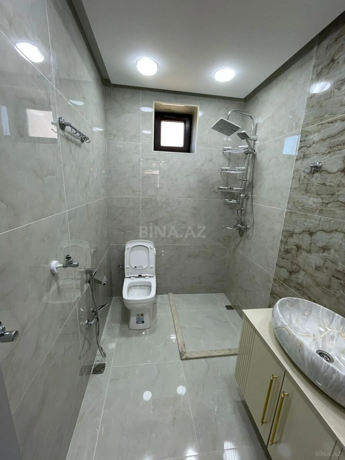Satılır 5 otaqlı həyət evi 150 m²
