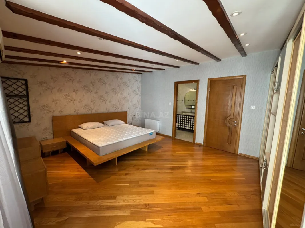 Kirayə verilir 6 otaqlı mənzil 250 m²