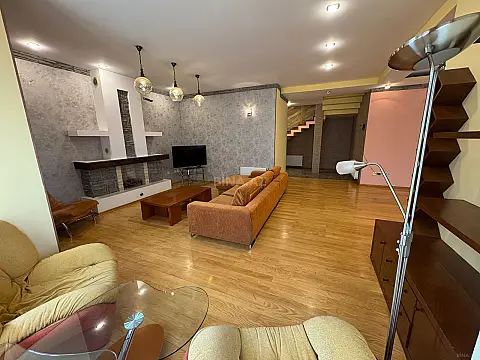 Kirayə verilir 6 otaqlı mənzil 250 m²