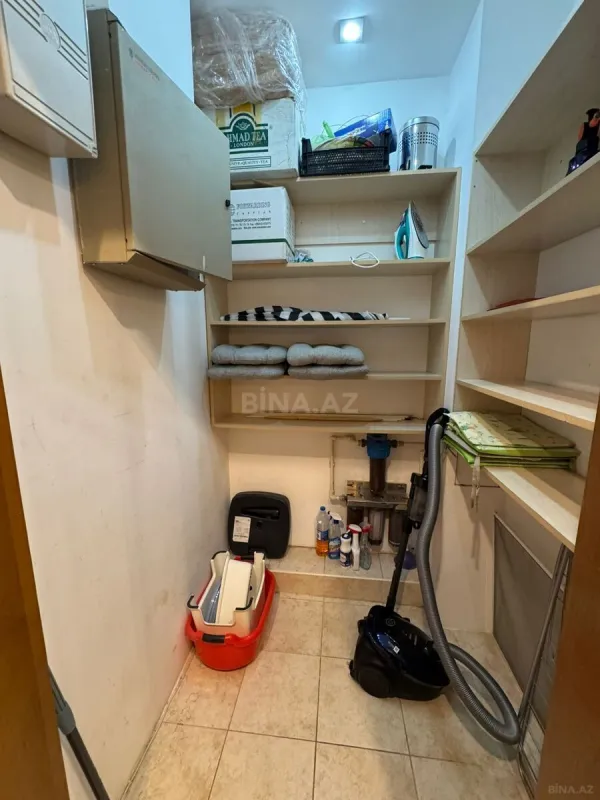 Kirayə verilir 6 otaqlı mənzil 250 m²
