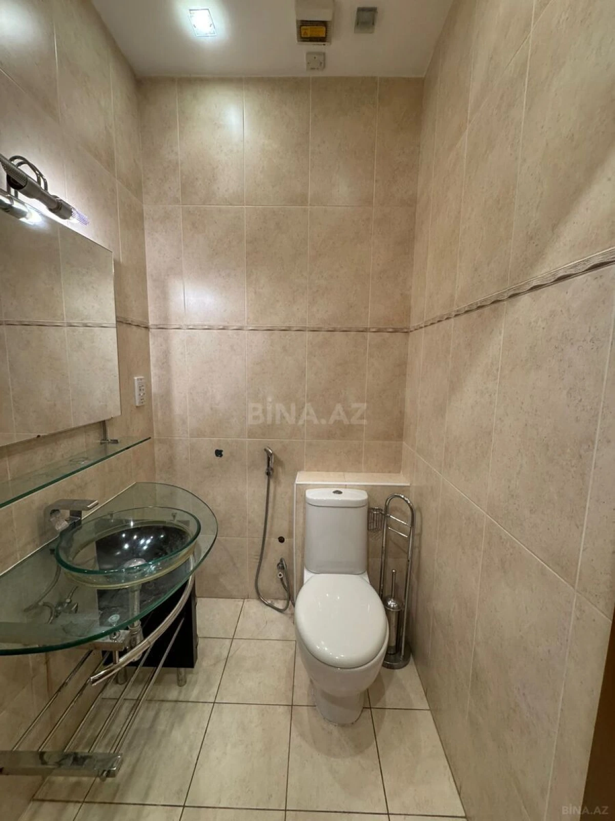 Kirayə verilir 6 otaqlı mənzil 250 m²