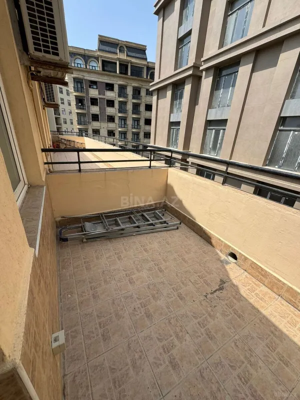 Kirayə verilir 6 otaqlı mənzil 250 m²