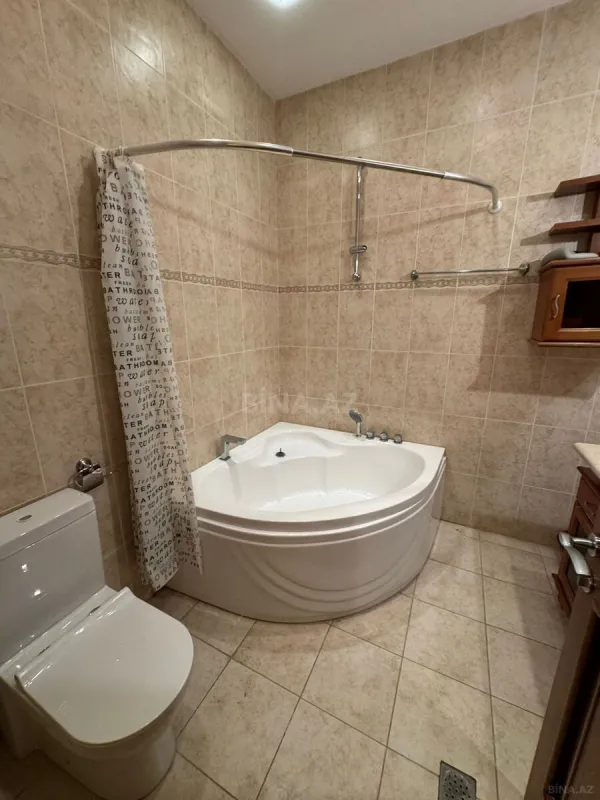 Kirayə verilir 6 otaqlı mənzil 250 m²