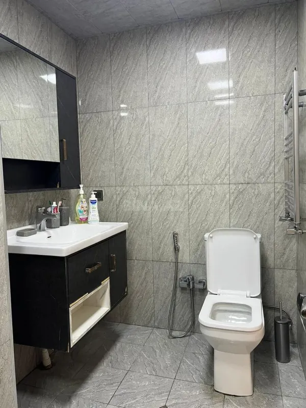 Satılır 2 otaqlı mənzil 95 m²