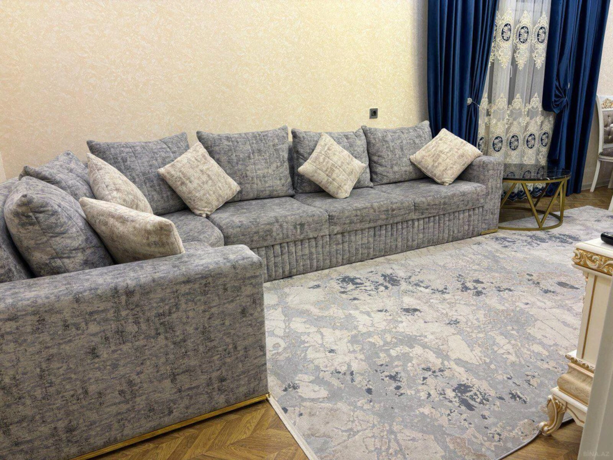 Satılır 2 otaqlı mənzil 95 m²