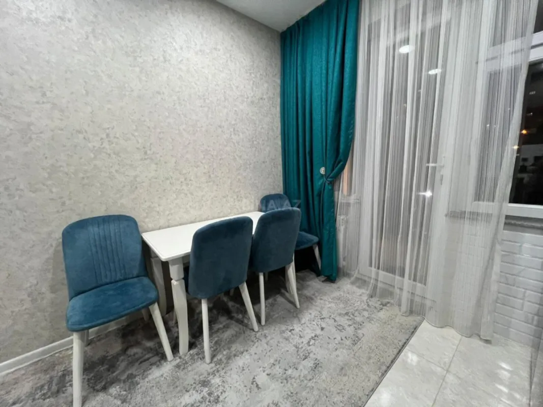 Satılır 2 otaqlı mənzil 95 m²