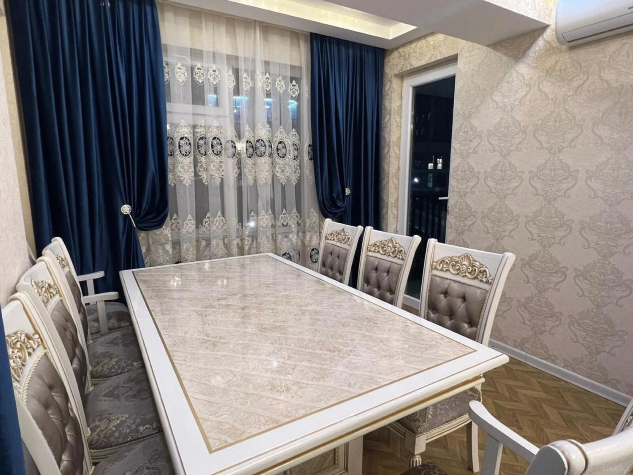 Satılır 2 otaqlı mənzil 95 m²