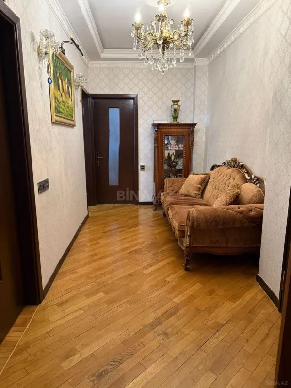 Satılır 3 otaqlı mənzil 105 m²