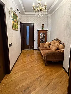 Satılır 3 otaqlı mənzil 105 m²