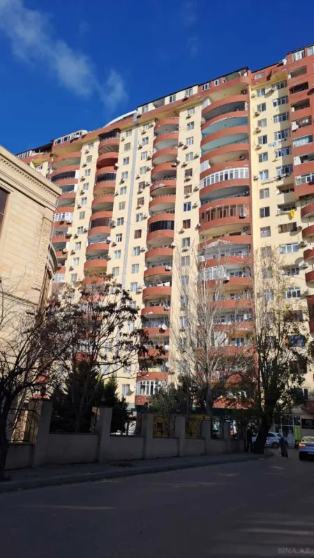 Satılır 3 otaqlı mənzil 105 m²
