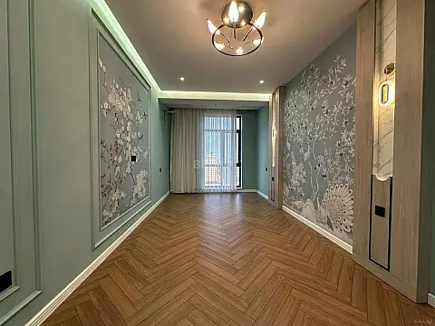 Satılır 4 otaqlı mənzil 137 m²