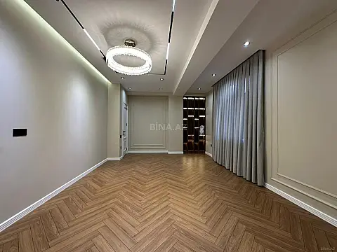 Satılır 4 otaqlı mənzil 137 m²
