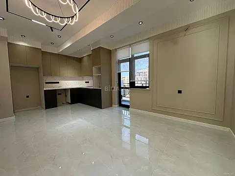 Satılır 4 otaqlı mənzil 137 m²