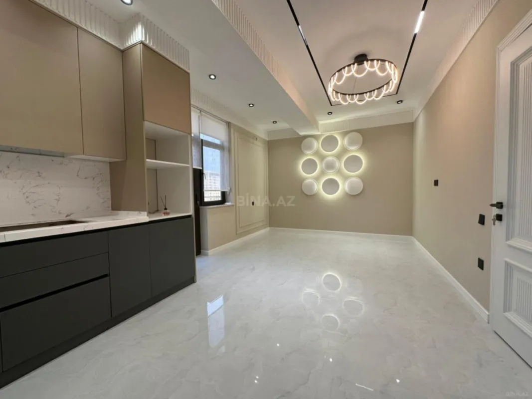 Satılır 4 otaqlı mənzil 137 m²