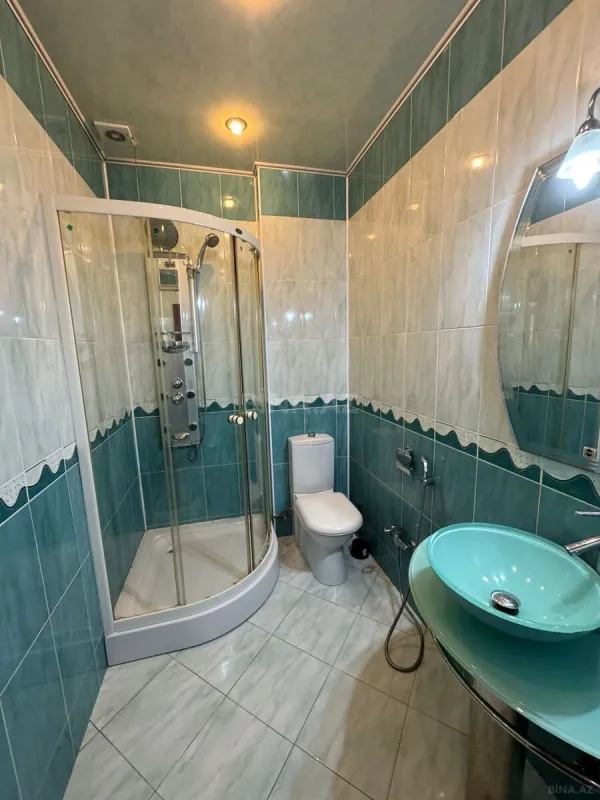 Kirayə verilir 4 otaqlı mənzil 150 m²