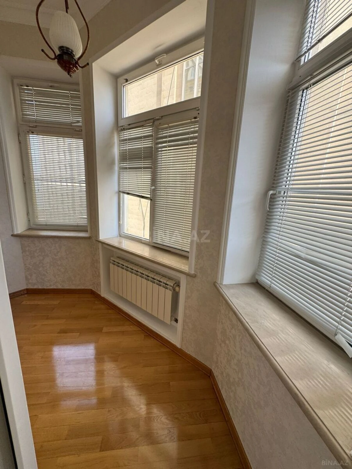 Kirayə verilir 4 otaqlı mənzil 150 m²