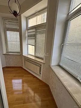 Kirayə verilir 4 otaqlı mənzil 150 m²