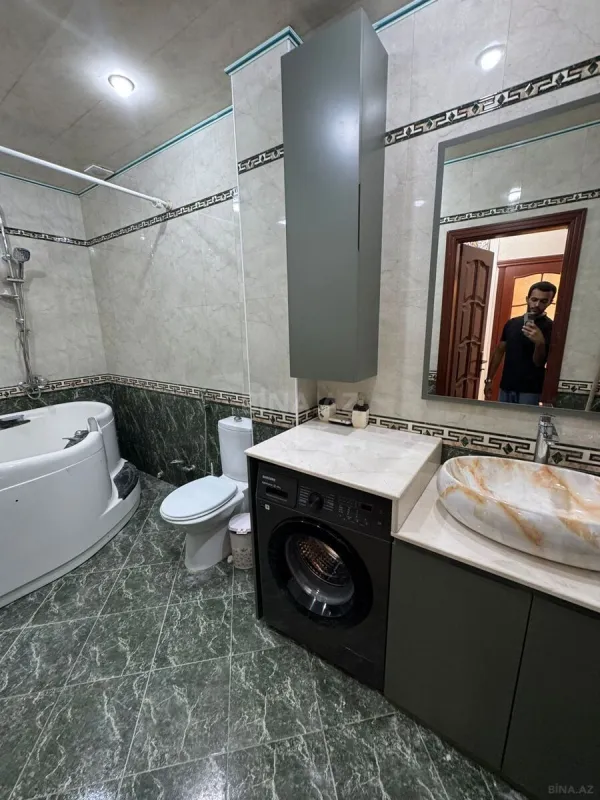 Kirayə verilir 4 otaqlı mənzil 150 m²